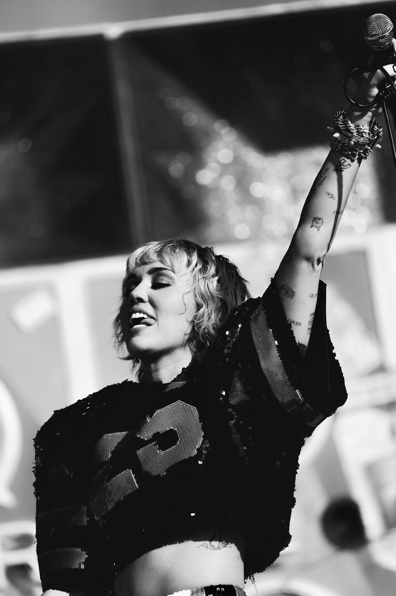 MileyNation's tweet photo. Miley Cyrus, 2021. https://t.co/oBzM4ge8il