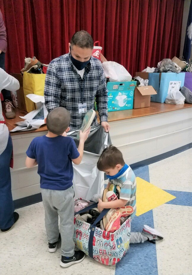 WellfordAcademy's tweet image. Students and families are doing an excellent job collecting sneakers for our Got Sneakers fundraiser!  Way to go!  We are accepting donations until Feb. 26th!
#WArocks #WeareD5
