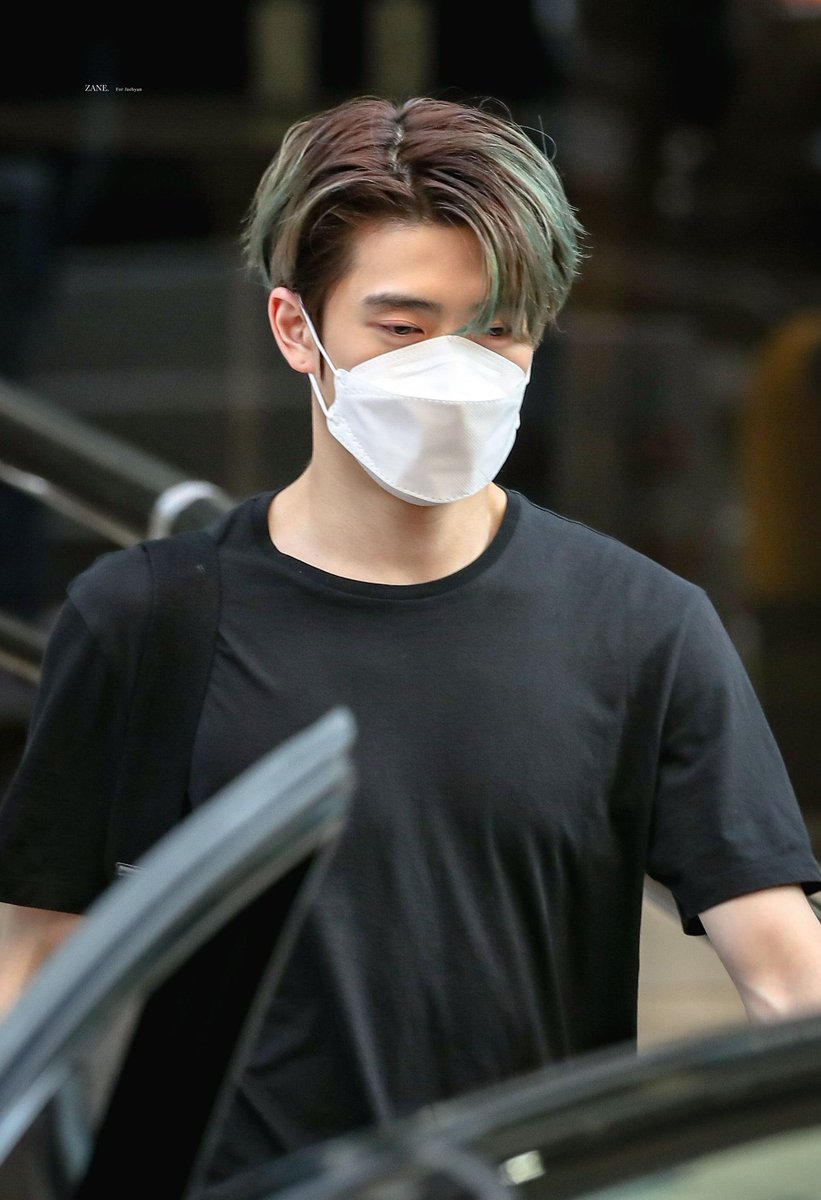 *:・゚◡̈ 𝐦𝐚𝐫𝐤𝐮 ♡‧₊˚ tweet media