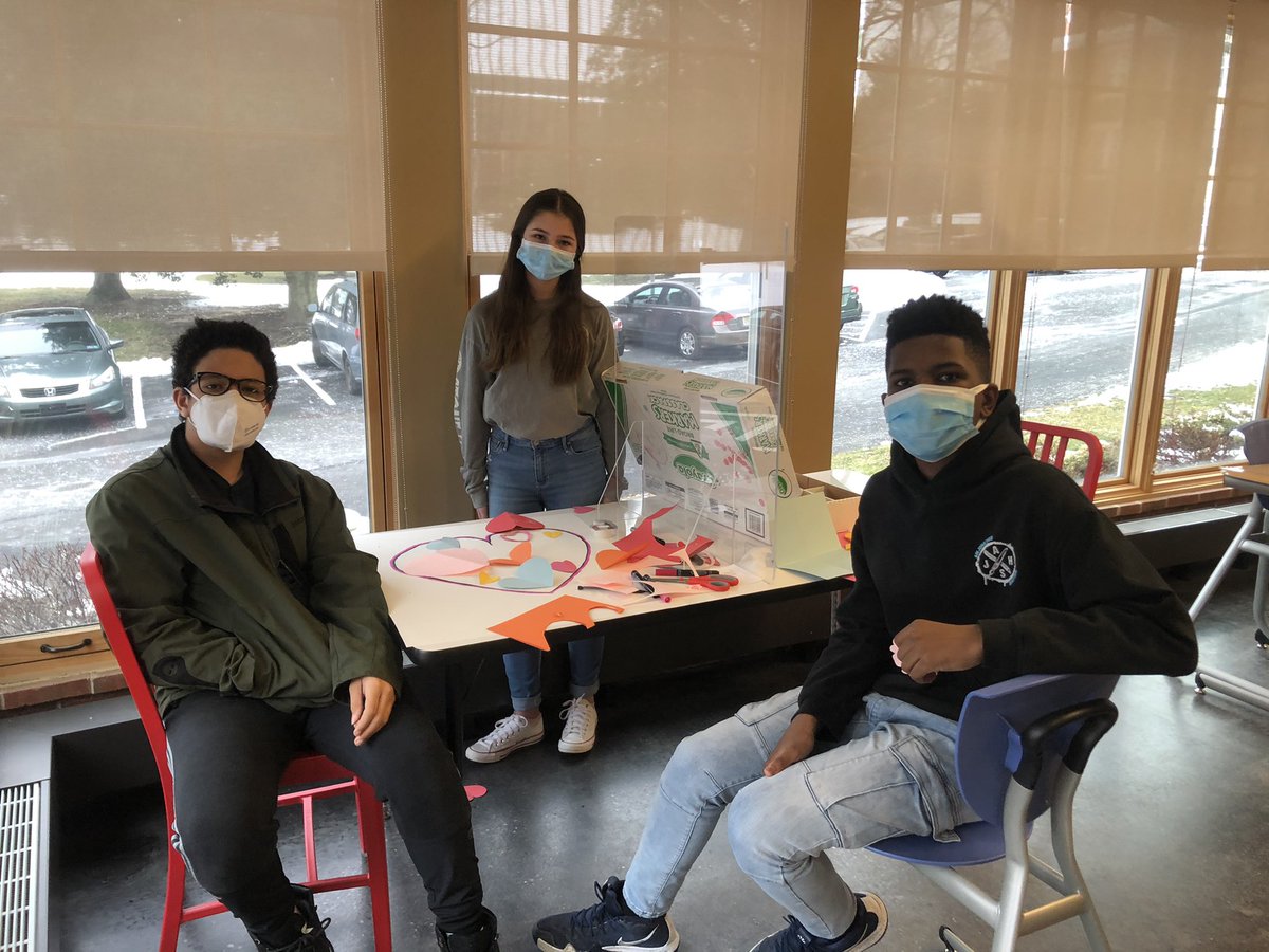 EMooreMath's tweet image. Our advisory had fun making posters for other divisions for Friendship Week! #spreadingcheer #BetterTogether #mfsfoxes