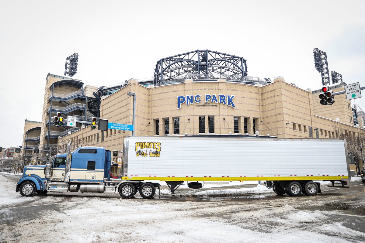 Pirates's tweet photo. Pittsburgh 👉 Bradenton https://t.co/nUK8zHaSuv