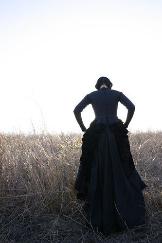 SimiWonderland's tweet photo. 《Aspiravo alla libertà, anelavo la libertà, e pronunciai una preghiera per ottenere la libertà; mi sembrò che fosse dispersa dal debole soffio del vento》
📚 Jane Eyre, Charlotte Brontë
#ConBronte
#SalaLettura @SalaLettura
🎬 Jane Eyre (2011) https://t.co/o5FnBd1IbF