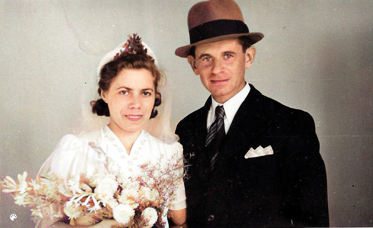 tsurke's tweet photo. Wedding colorized picture of my grandparents
Hannah and Pinhas Petersilie
@MyHeritage
#LoveInFullColor https://t.co/gLcYYEwoMz