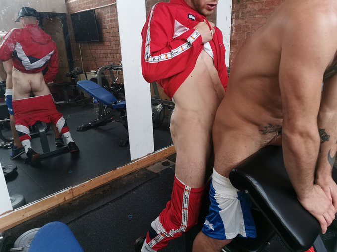 2 pic. Proper Smashing his Back out! Filthy British Scally lads! ???
@JackTheGasMan ???????@MasterAaaronXXX