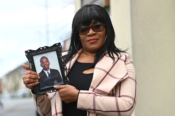 Joan is as desperate as any mother would be to keep her child safe. Sending him to a country he doesn’t know and won’t receive adequate support will cost he son his life and this is destroying her  #OsimeNeedsHisFamily  #StopTheDeportation  #JusticeForOsimeBrown 