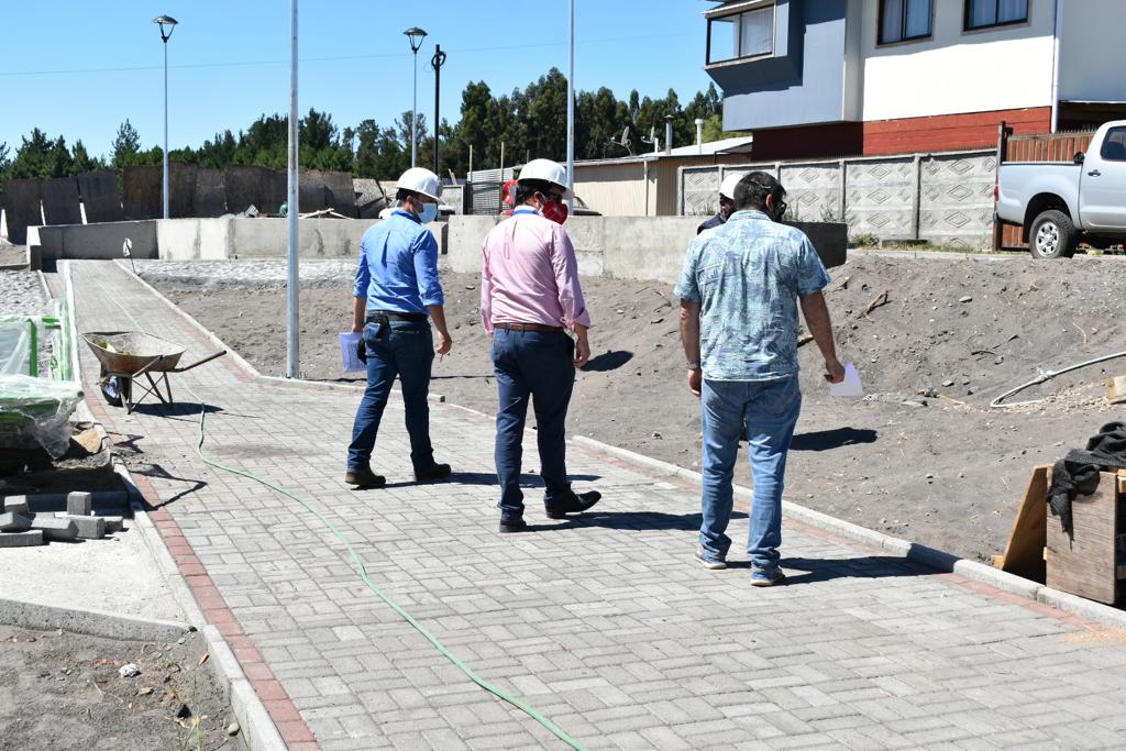 nubleconectado's tweet photo. 🚜🏗️ 70% de avance presentan obras de Espacio Público en la comuna de #Quillón: https://t.co/9VroGvKrkn https://t.co/YIQIpeJDzI
