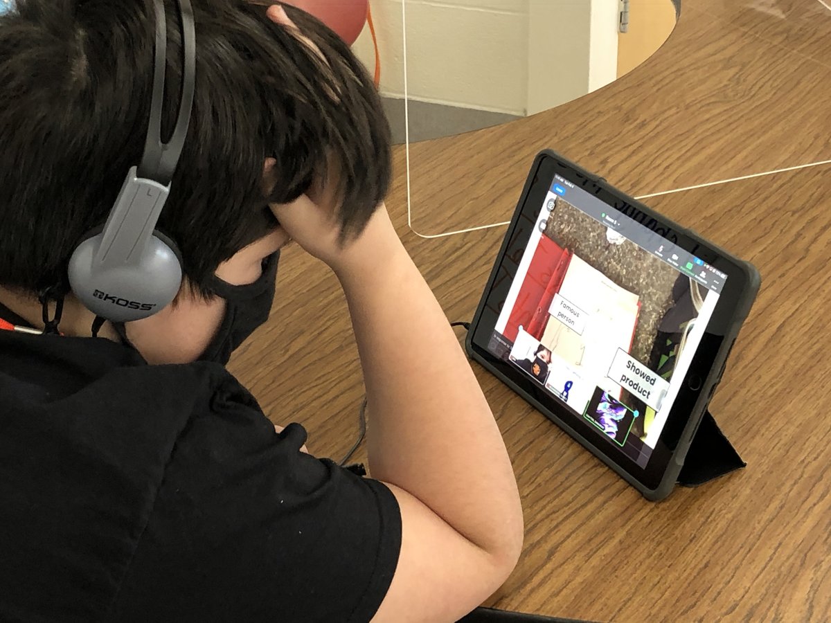 EastatW's tweet photo. First try at collaborating with in person and virtual learners. Student would present his/her advertisement, followed by group members giving constructive criticisms and praise. It was AMAZING! @WalkerNxGL #wawmproud #buildingrelationships #deeperlearning https://t.co/h61dlCppxg