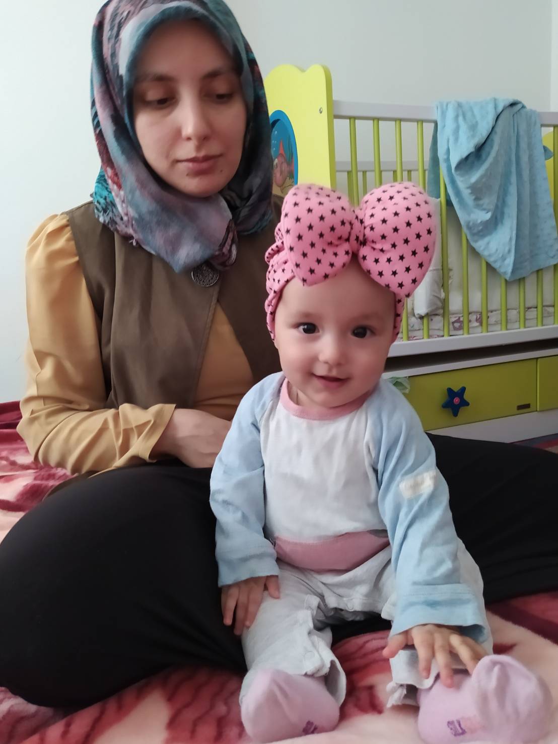 sevinc ozarslan on twitter 9 aylik saime 20 gundur annesi yasemin melizci ile birlikte sincan cezaevinde yasiyor yarin annenin mahkemesi var vicdanli bir insan sutten kesilmemis bir bebek ve annesi hapisteyken koltugunda