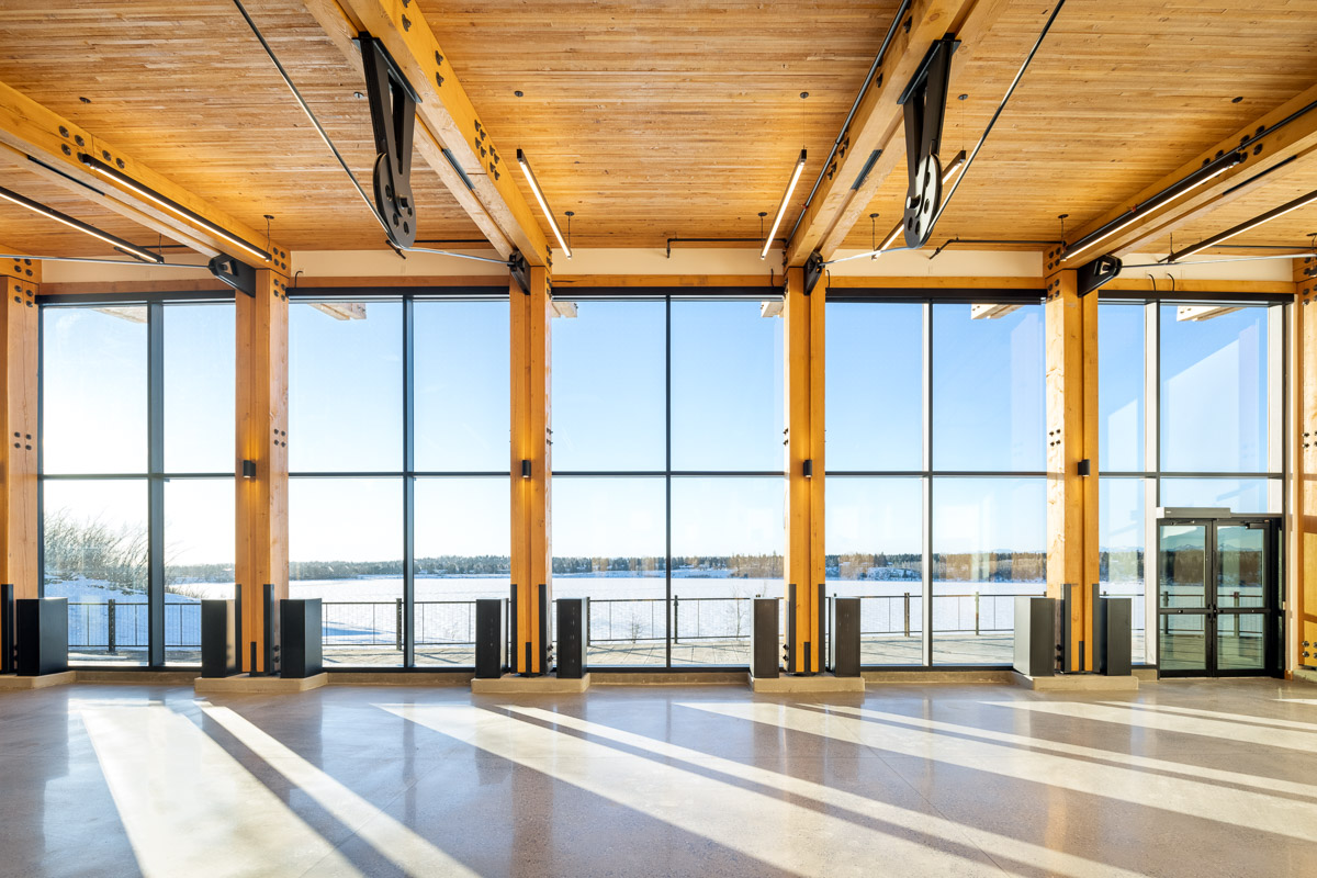What a view!! 🤩@heritageparkyyc Natural Resource Centre
#akelaconstruction #acearchitecture #heritagepark #yycconstruction #yyc #construction #glenmoreresevoir #yycbusiness #calgarybusiness #constructionart #photography #architecture #timberframes #concretefloors #brick #masonry
