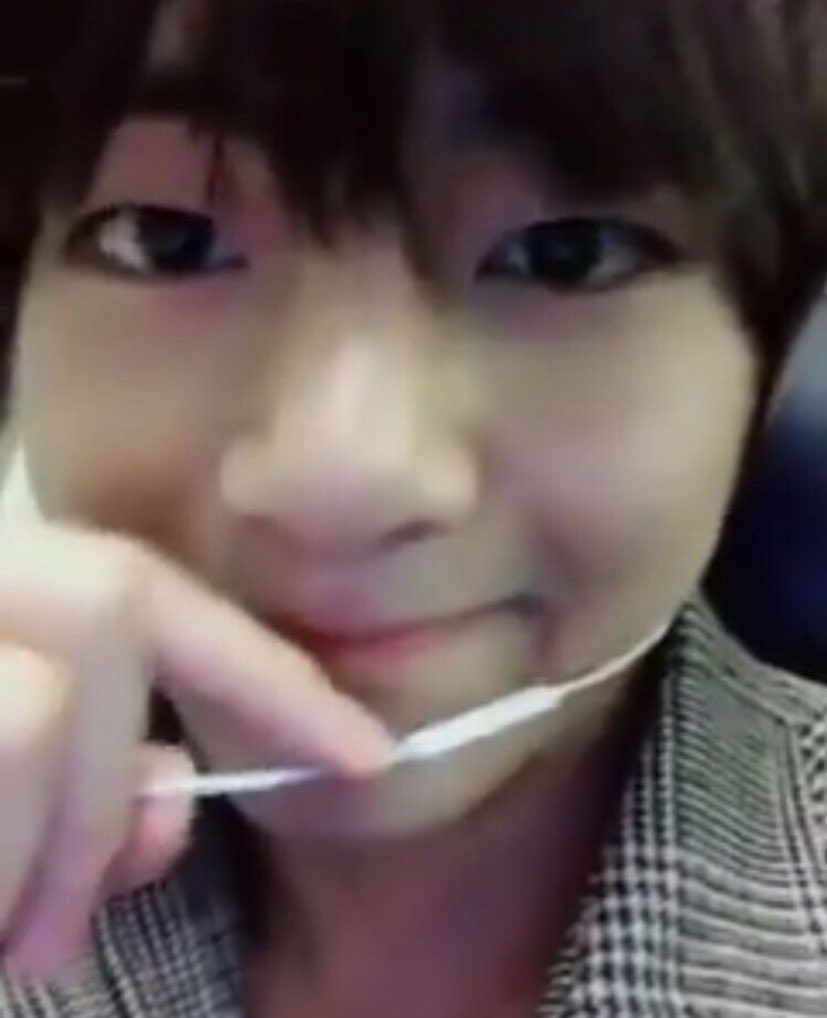 bumbarbiejc's tweet image. ขอโทษที่เมาแล้วโทรหาเธอตอนตีหนึ่ง คิดถึงครับ