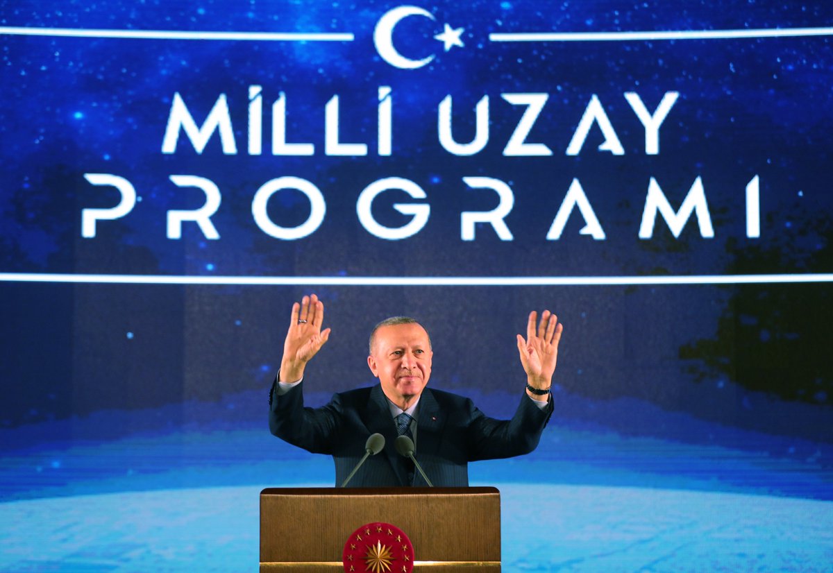 Akparti's tweet photo. Cumhurbaşkanımız Recep Tayyip Erdoğan, Beştepe Millet Kongre ve Kültür Merkezi'nde düzenlenen #MilliUzayProgramı Tanıtım Toplantısı’na katıldı. #GökyüzüneBakAyıGör https://t.co/w1xp3w1Tco