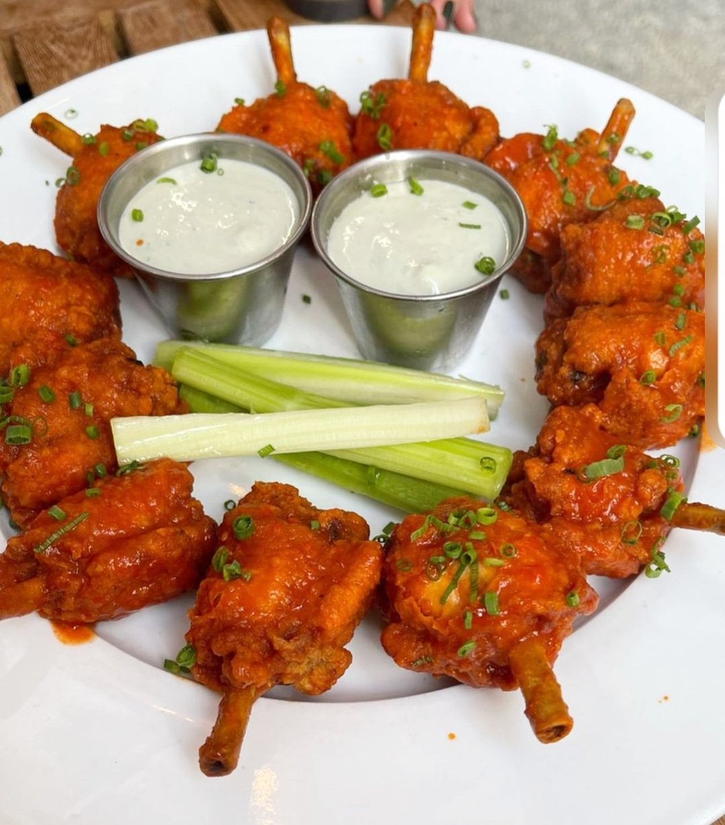 Lunch on our heated outdoor patio with Buffalo Chicken Lollipops with Bleu Cheese

For pickup and delivery place your orders on LureFishbar.com

We're now accepting reservations for indoor dining starting Friday, February 12. 

📸 by @thekaramacc

#lurefishbar #soho #nyc