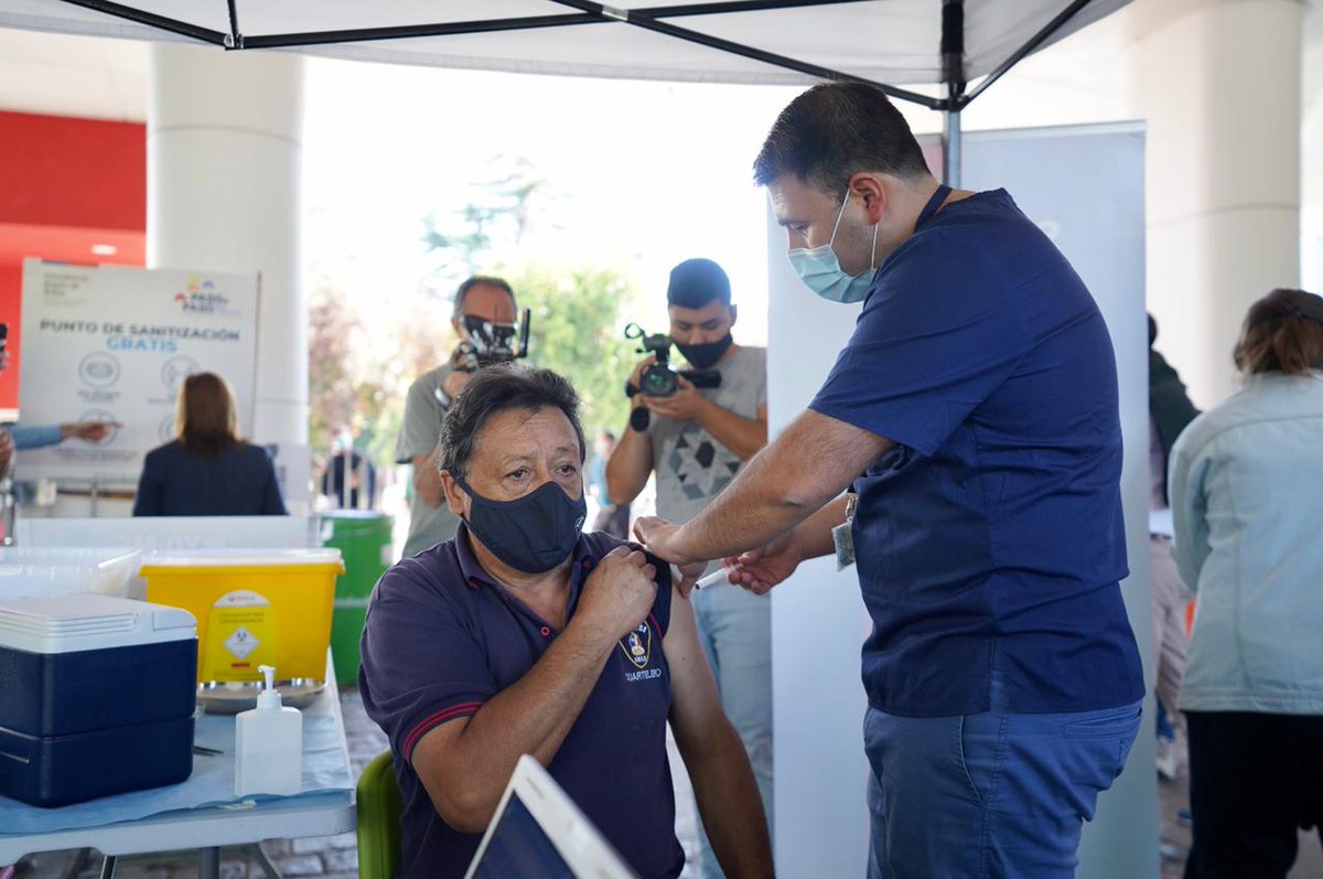 nubleconectado's tweet photo. 👨🏿‍🚒💉 BOMBEROS Y FUNCIONARIOS DE RECOLECCIÓN DE BASURA Y ASEO SE SUMAN A VACUNACIÓN MASIVA EN #ÑUBLE: https://t.co/Fkg4I4H5oy https://t.co/I3y0SgsLf3