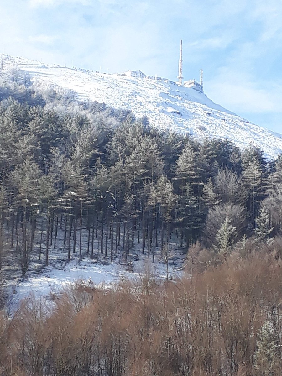 LackOlivier's tweet photo. D'Occitanie au Pays Basque délivrer les services essentiels pour préserver notre art de vivre dans un environnement privilégié #alwayssuez #biodiversite #larun #paysbasque https://t.co/9CwdfWFYGA