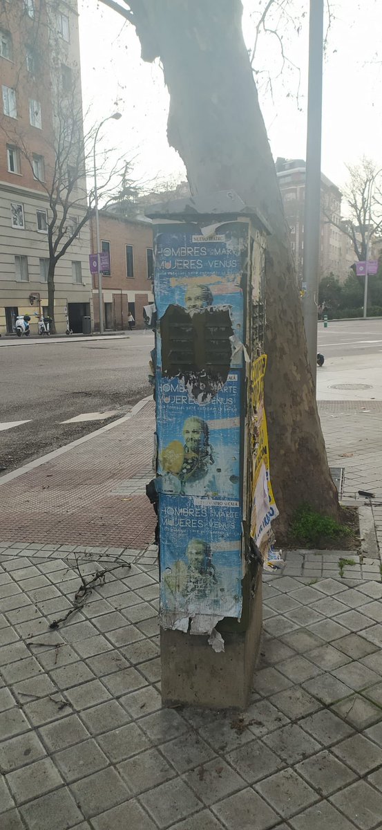 Este cartel le puede decir al resto de carteles: ¡¡ey, chicos, yo sobreviví a un año de pandemia, un respeto!!”
Curiosamente yo vuelvo con la misma obra:
TEATRO ALCALÁ
19 de Febrero de 2021
#respect