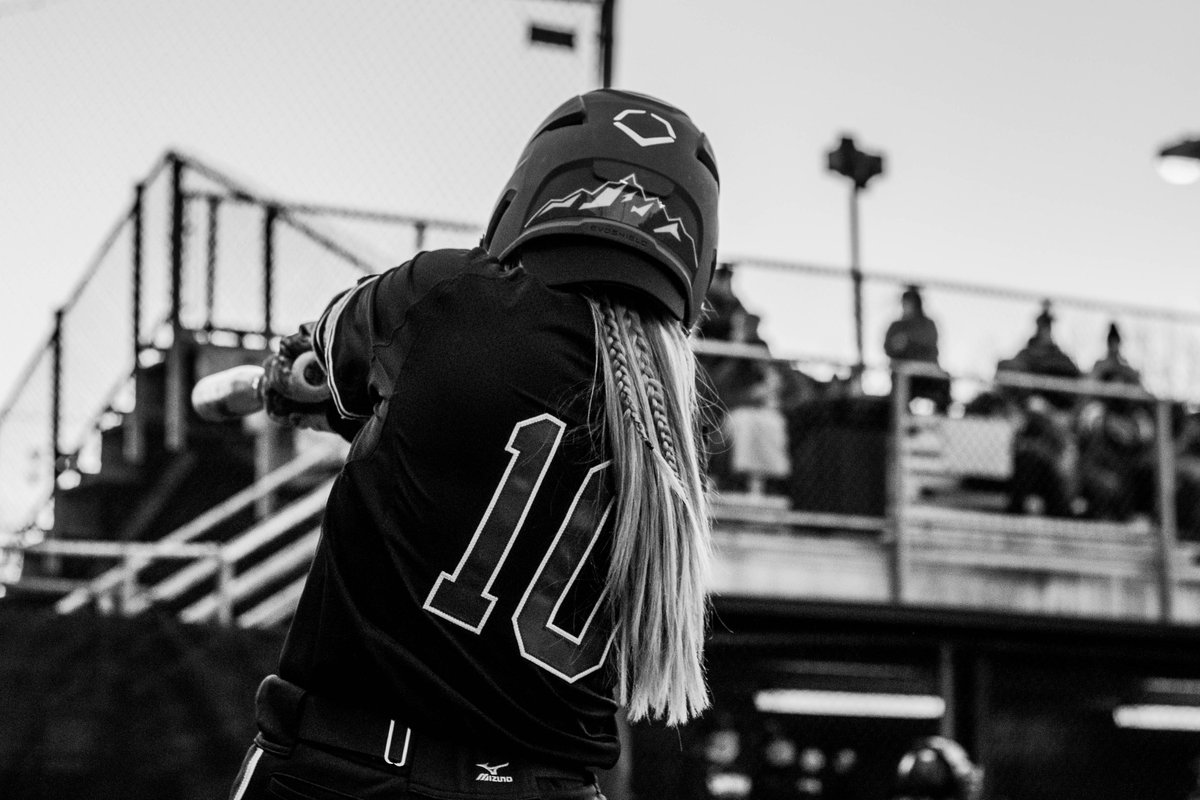 Congrats to our very own <a href="/ashley_autuori/">ash</a>, PBC Player of the Week! She racked up 10 RBI's, 2 doubles and a HR with an average of .571 on the weekend👏