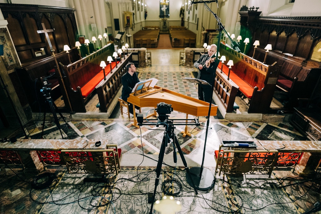 Couple of stills from this glorious concert. Just out of view: leftover nativity scene and Christmas tree. 
@Violino1567 <a href="/devinemusicman/">Steven Devine</a> x.com/BREMF/status/1…