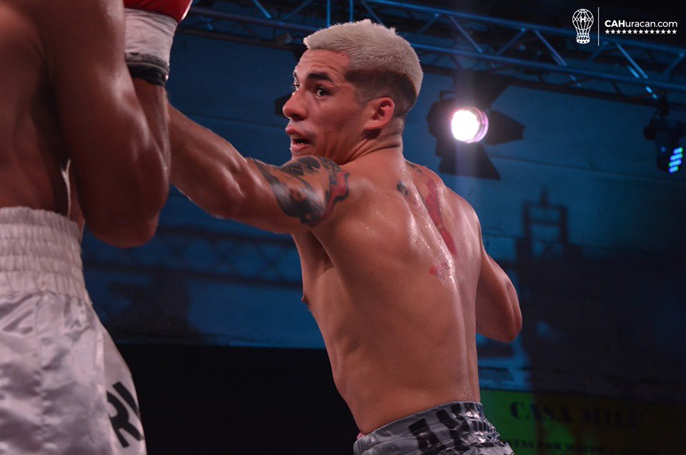 #Huracán 🎈 Nicolas Andino peleará en Hurlingham

El Elegante (14-1-0) disputará un combate a ocho rounds frente a Carlos Daniel Aquino (18-7-1) este viernes 12 de febrero desde las 22hs en el Microestadio Municipal transmitido por <a href="/TyCSports/">TyC Sports</a> 

👉 cahuracan.com/2021/02/09/nic…