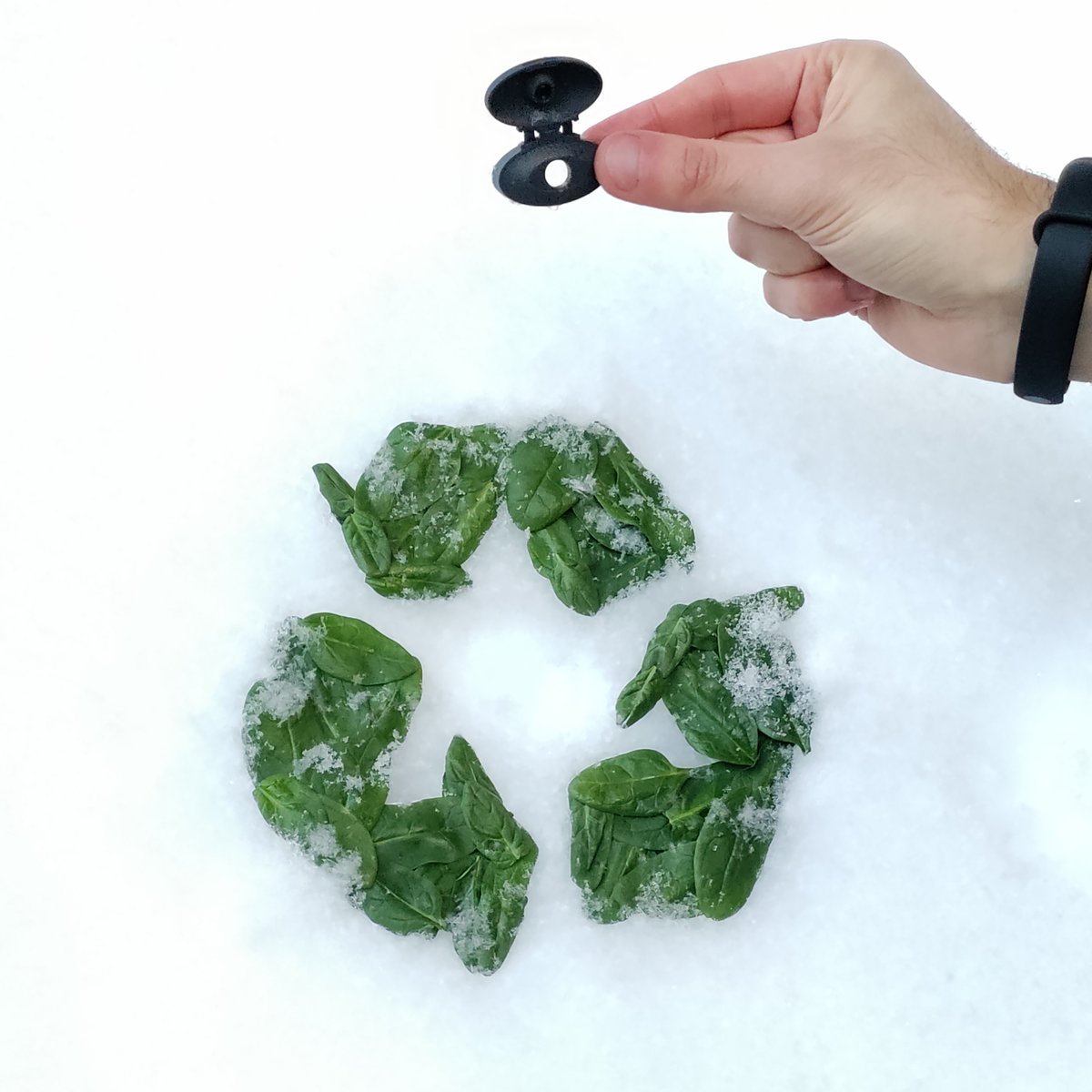 AlirezaJaribion's tweet image. In #ValueBioMat and #DirectOperations projects, we investigate the opportunities afforded by #additivemanufacturing to improve the #sustainability of manufactured products. Using Freeform Injection Molding, Team @addifab produced a bottle cap from recycled materials.