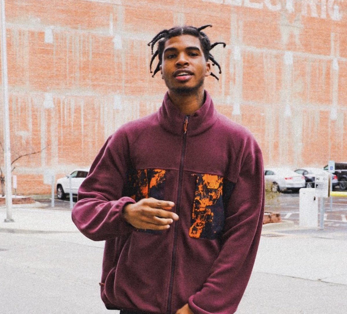 Watch the new visual for "Nike Boy Freestyle" by Kansas City's own Kye Colors

lyricallemonade.com/p/nike-boy-fre…

[<a href="/kyecolors/">kye colors</a>]