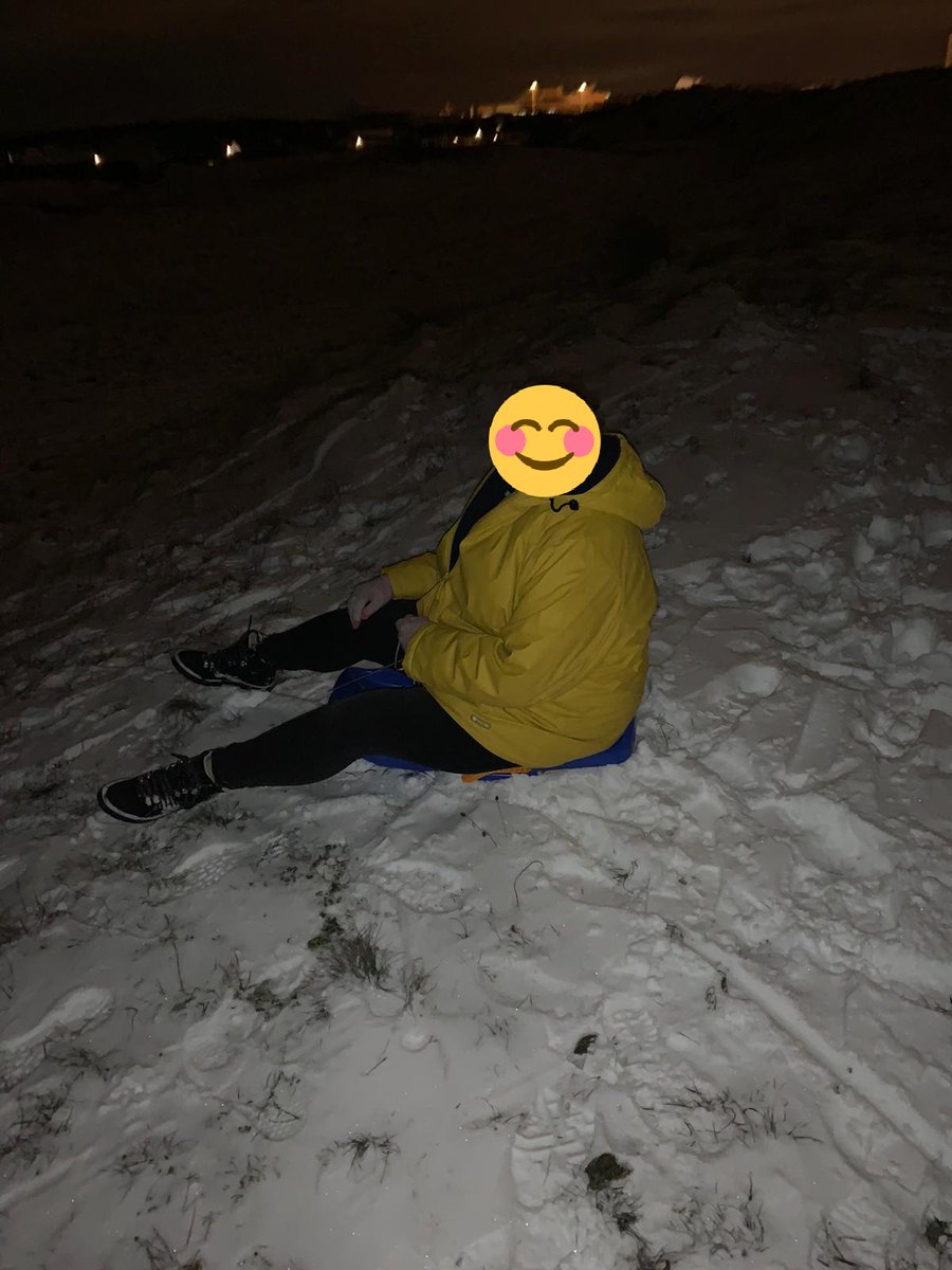 Lingo9_2's tweet photo. Even genoten van de sneeuw met de slee! (: ❄️ https://t.co/9rKz5dzKOc
