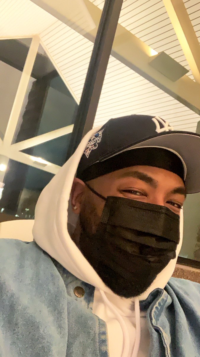 GothamCityGoon's tweet photo. We still wearing fitteds over durags #GuerillaUnit https://t.co/oxvGszuQD7