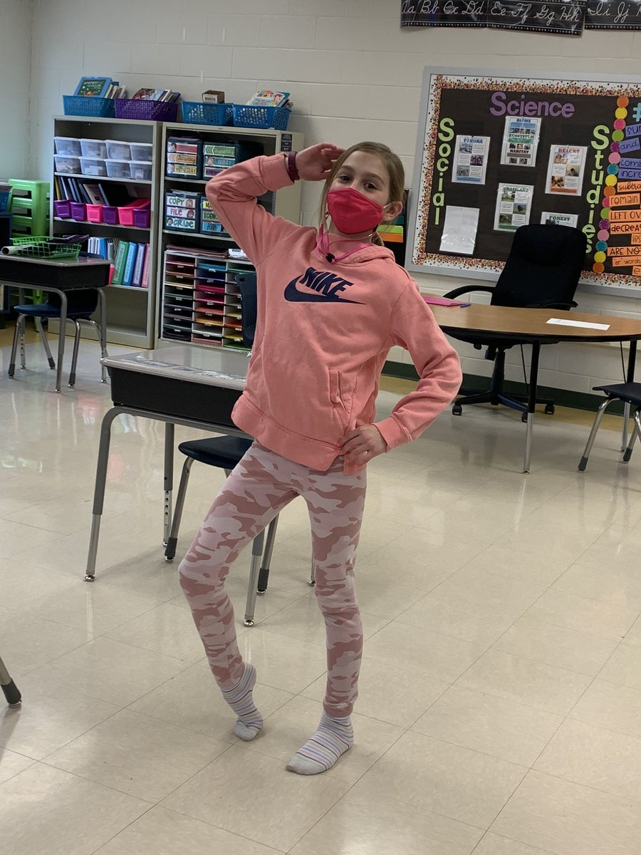 Mrs. Merchant tweet media