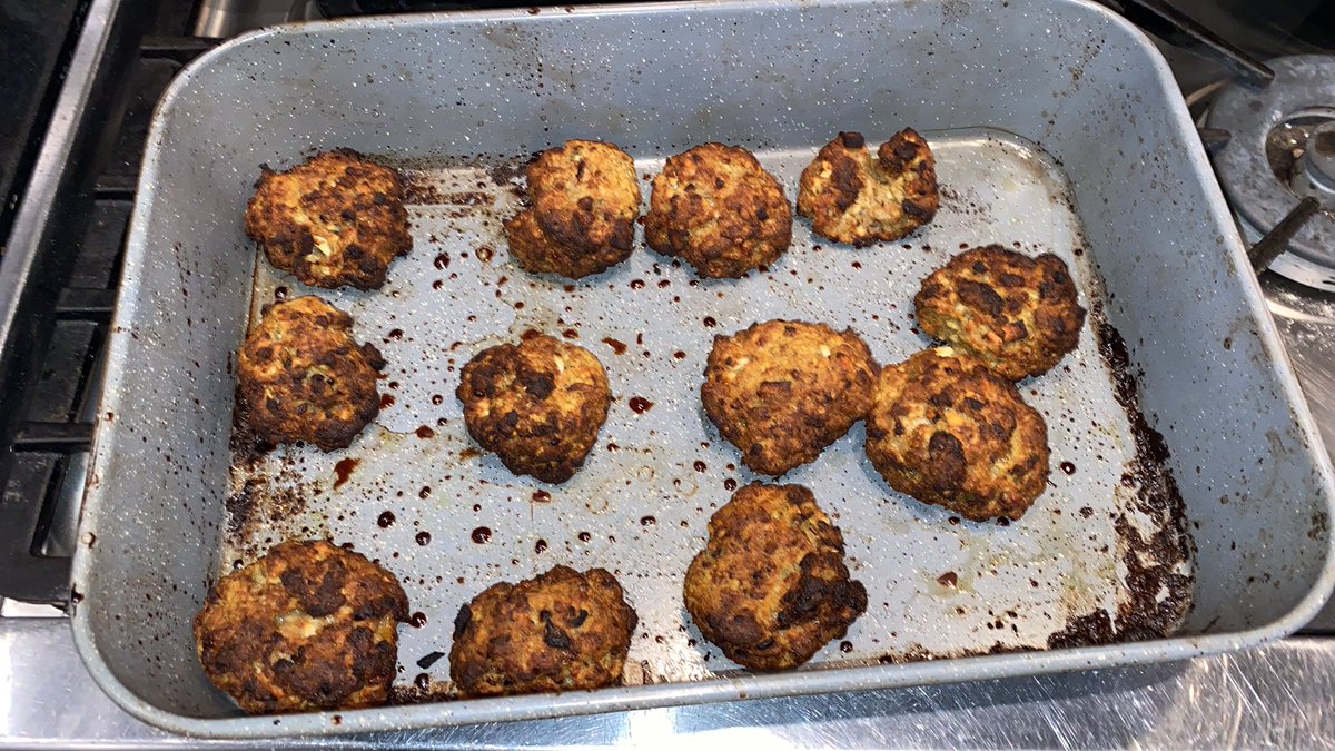 RoyCole91623028's tweet photo. for tomorrow’s TPPC lesson I will be modelling how to make Nana Harris’ stuffing balls...food is heritage and love ❤️#willowdene https://t.co/FwYiE0PQ4i