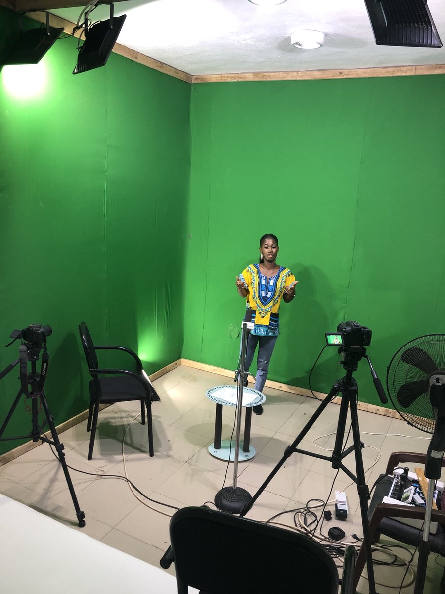 FaevorG's tweet photo. Itz The Entertainment show with faevorgold  keep watching https://t.co/GzNLzC77aj
