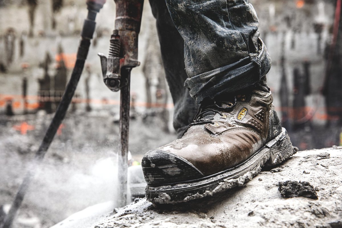 KEENUtility's tweet image. Rocky, muddy work environment? Go with boots with a lugged outsole. #KEENUtility #workboots