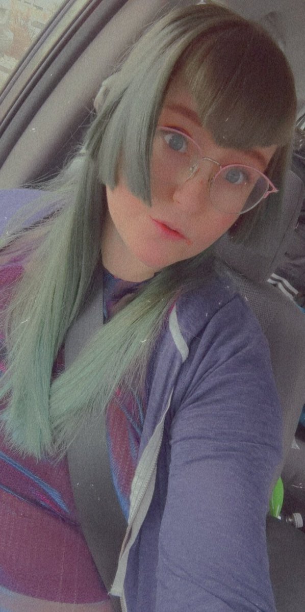 Ahegal Melle’s pics and videos