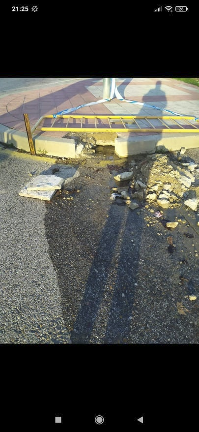 IMPULSAGETAFE's tweet photo. Recibimos un mensaje de una vecina cansada de solicitar que se reparara una acera en el polideportivo Juan de la Cierva.
Tras nuestra solicitud por registro en el Ayto. #Getafe, la acera ha sido reparada.

#EfectoIMPULSA https://t.co/yw7yN8rKfe