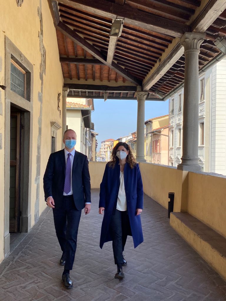 Sarà San Giovanni il Comune apripista per gli #Uffizidiffusi in #Valdarno
Si è svolto ieri mattina l’atteso sopralluogo del direttore degli Uffizi Eike Schmidt che ha elogiato la struttura museale del Comune e illustrato le molteplici possibilità di collaborazione 
#Comunesgv