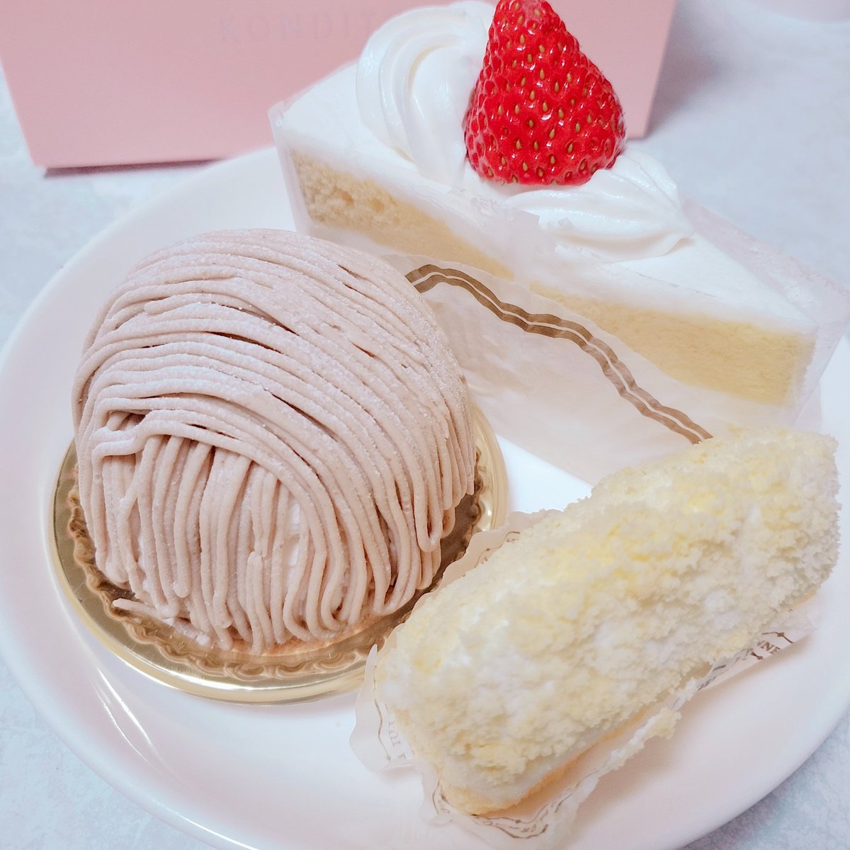 Cake0125 On Twitter 熊本で有名なチェーン店 Swissさんのケーキ ショートケーキ モンブラン レアチーズケーキ ショートは優しい甘さ モンブランは中に栗が1個入っています パイが土台 シロップ染みのスポンジ 生クリームが中心