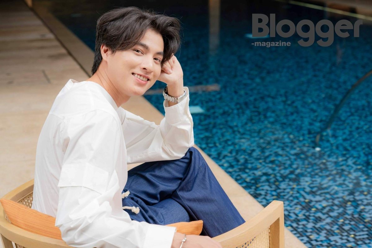 TXz44's tweet image. เล่มนี้ไม่ได้พรี🥺 ก็ว่าคุ้นๆ แหละ
Credit Rabanda 
#GulfKanawut 
#Bloggermagazine