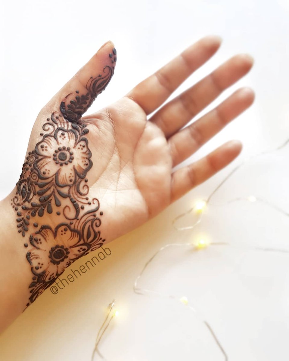 “Nothing can dim the light that shines from within.” Maya Angelou 💫

.

To book an appointment,
Please Call/WhatsApp or DM us 
+94774746846 📲

.

.

#TheHennaBoutique 🤍
#SrilankanHenna #SrilankanHennaArtist #hennalove #hennainspo #instahenna #naturalhenna #naturalhennaartist