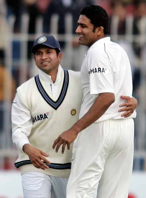 DKPATEL_506070's tweet photo. Some achievement at Motera

1. Gavaskar become the 1st to complete 10k runs in Test

2. Kapil broke record of most wkt in Test

3.Sachin scored 1st test double hundred

4. Anil Kumble played his 100th Test match

Now Ishant Sharma is all set to play his 100th Test Match at Motera https://t.co/4exWPr3MoA