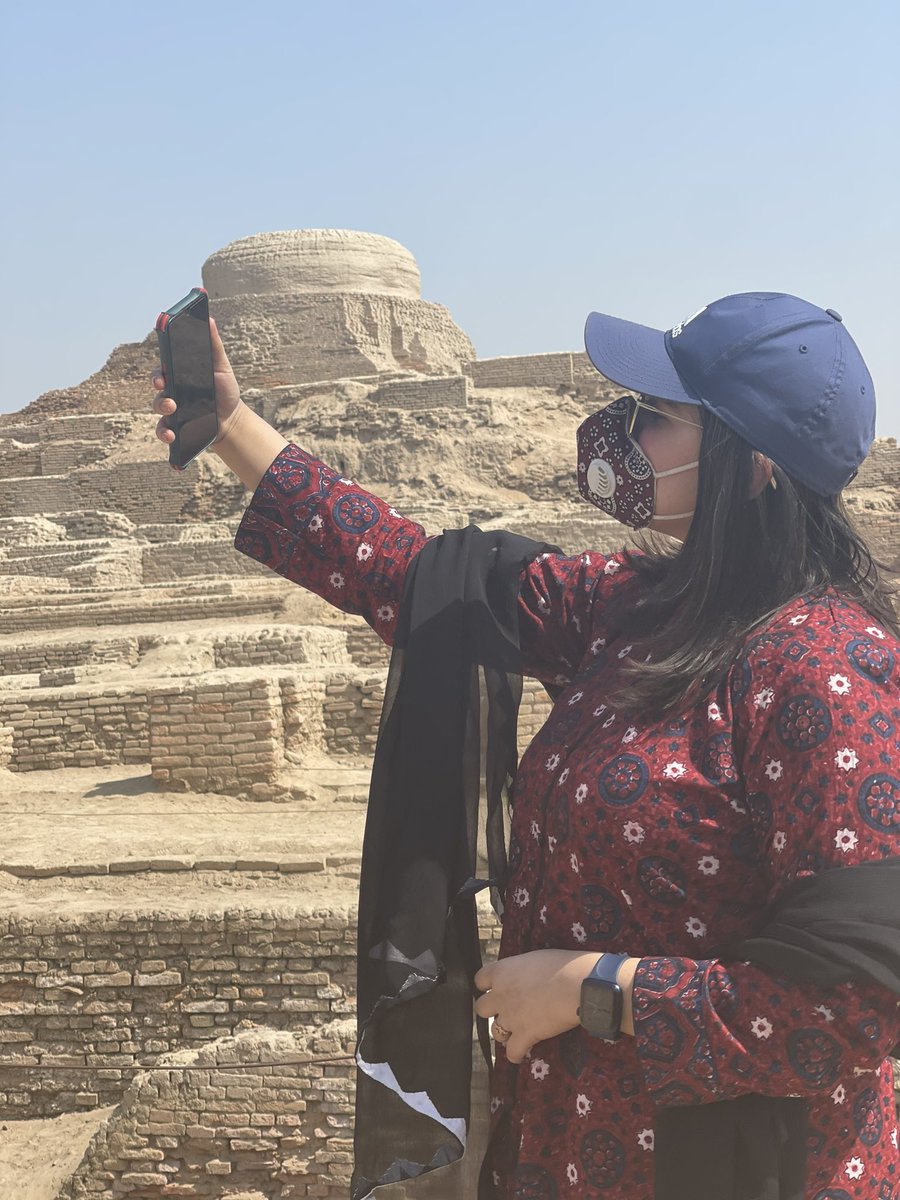 AqsaLeelaJamali's tweet photo. Thankyou #ASSL and #Skywings for arranging one day trip to Moen jo Daro, It was a memorable and amazing time at one of the largest settlements of the ancient #Indus #Valley #Civilisation !! https://t.co/aTK8sFedFL