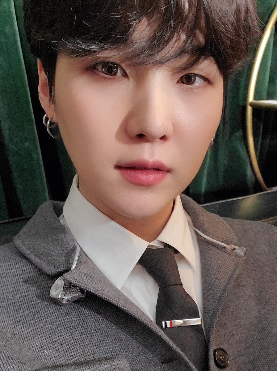 agustdxgloss's tweet photo. OMGGGGGG MIN YOONGI HSJAKAKSJSLSKSKSKSSKSKSKS AAAAAAAAAAAAAAAH https://t.co/9kH5nminkl