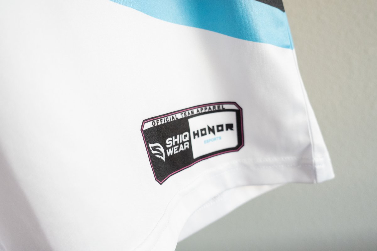 ShiqWear's tweet photo. Taking a closer look at @HonorGGs's Vice jerseys.

👌👌👌

Start your own collection today
>>> https://t.co/x0O4VvXs0q <<< https://t.co/7goNhK4xAg