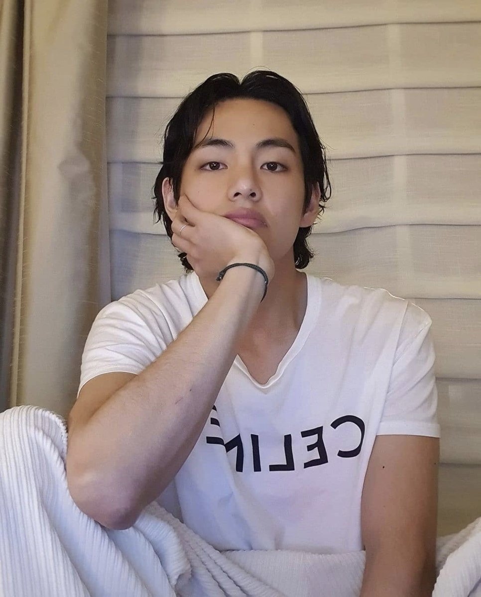 armjoovy's tweet photo. I can't stop thinking about you #mytae #TAEHYUNG https://t.co/7acr77bBwz