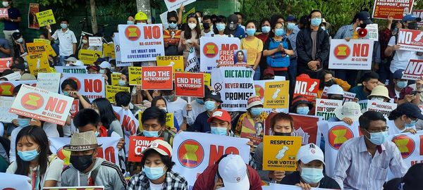 "No Re-election. We want our government back" Myanmar anti-coup protesters make a plea to ASEAN at Indonesia's embassy in Yangon. Protesters fear the region may let them down. #WhatsHapppeningInMyanmar pic from Khit Thit Media https://t.co/j4dzt997UC