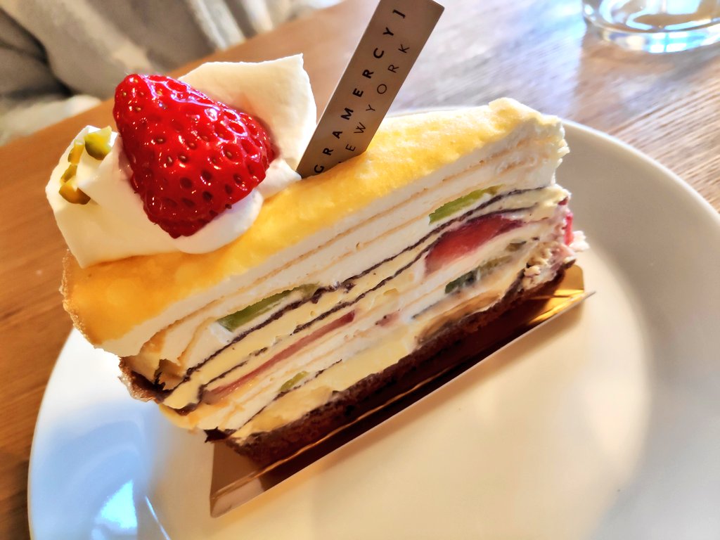 akszm_antibody's tweet photo. #hamcake
モンブランのケーキ部分がメレンゲになってるうまー! https://t.co/V65yITg2nW