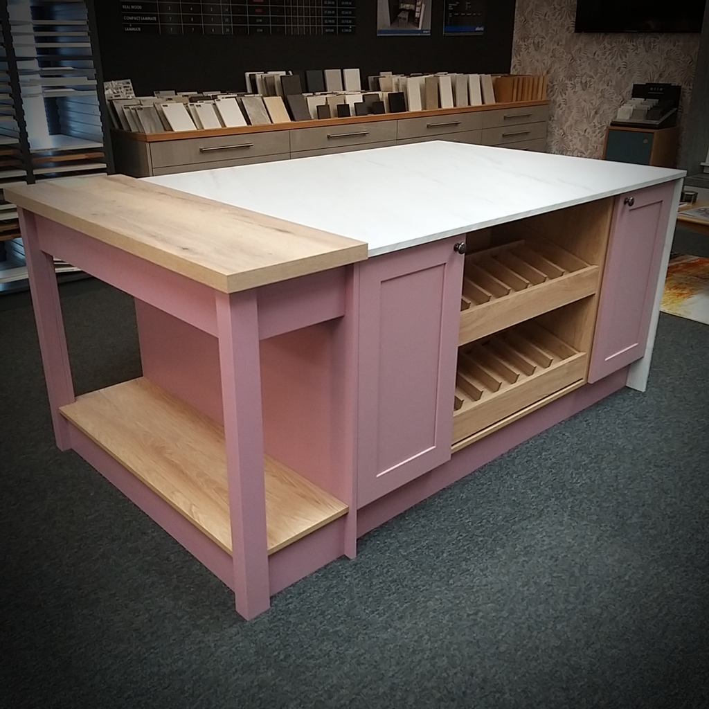 Look at this beautiful addition to our showroom, courtesy of @masterclasskitchens
#atlantic_complete_collection 
#atlanticbk
#atlantictilegallery
#northdevon
#interiordesign
#home
#homedecor
#interior
#furniture
#kitchen
#beforeandafter
#bespoke
#kitchendesign
#devon
#carpentry