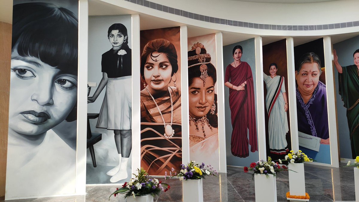 Covai_Satheesh's tweet photo. மாண்புமிகு இதயதெய்வம் புரட்சித்தலைவி அம்மா அவர்களின் நினைவிடத்தில் "அம்மா அருங்காட்சியகம்" இன்று திறக்கப்பட்டது ❤❤

#அம்மா73 #அம்மா  #kovaiurbanitwing #spvarmy #AKA #AIADMKFOR2021 https://t.co/kQCUgZg7wo