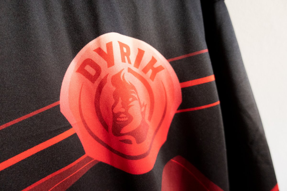 ShiqWear's tweet photo. Any streamers looking for a merch store?

Slide in my DMs ;)

ft. @BulletGMJ's https://t.co/zNvaLEvY8S