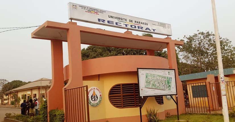 CyriaqueGlory's tweet photo. #Formation 

J'ai outillé ce mercredi à l'université de #Parakou et pour le compte d'@amnestybenin, une trentaine de jeunes sur les règles de rédaction des recours devant les mécanismes de protection des droits humains. https://t.co/O78boyGbG1