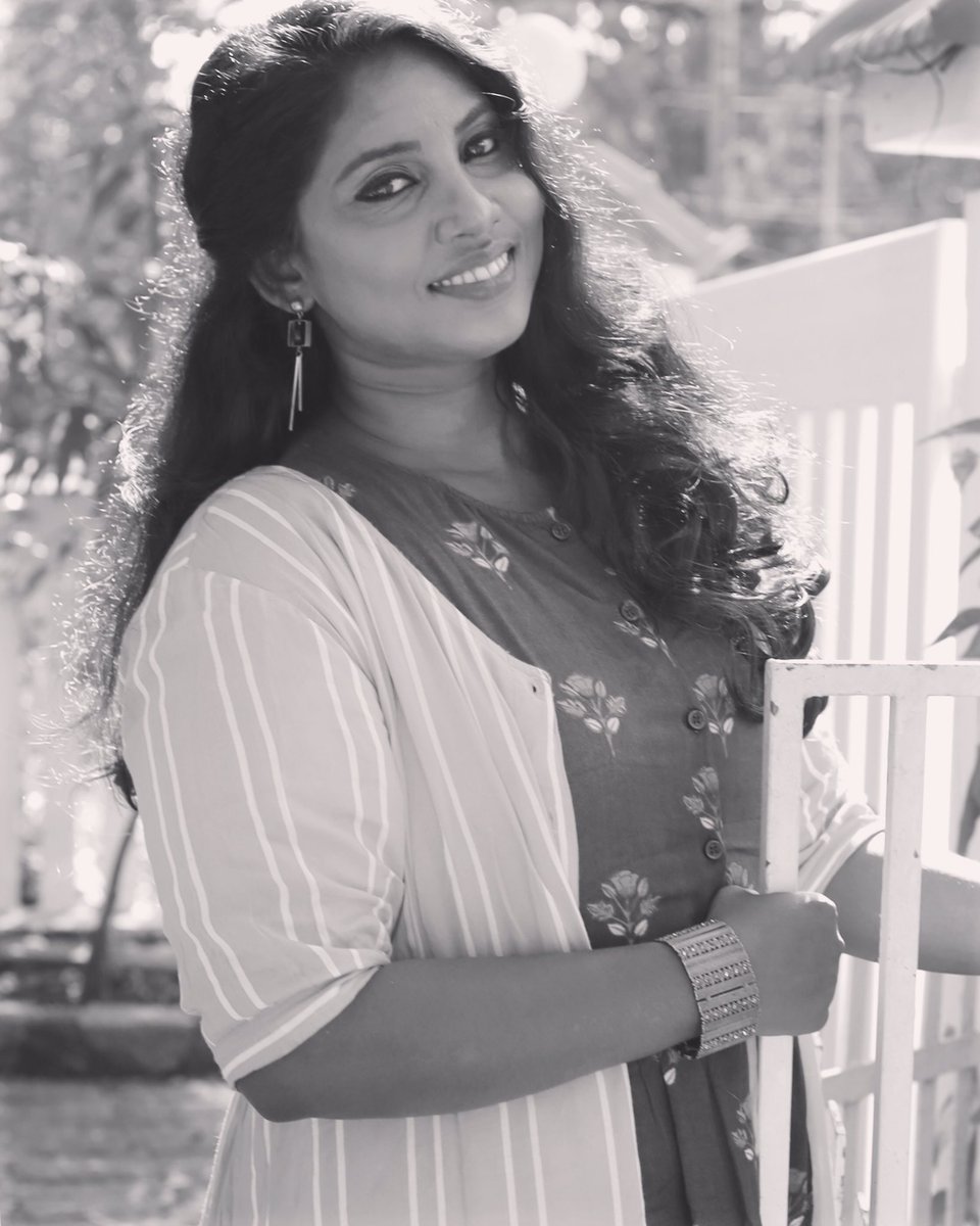 Anjupeter3's tweet photo. #Photoshoot #rjanjupeter #anjupeter #rainbowfm #singer #music https://t.co/1ObVmCWBgq