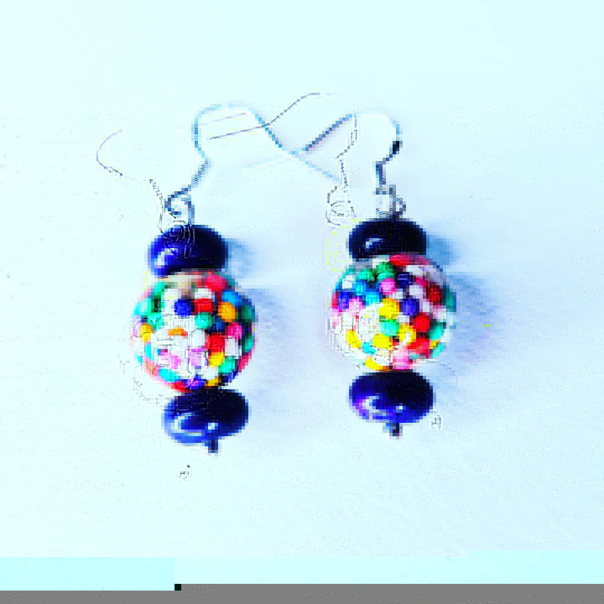 gingergeeks86's tweet photo. I've done a bit of resin work over the weekend. What do you think of the earrings? The purple and yellow are hundreds and thousands and dyed turquoise and for the cubes I've used tiny cuts of leather. 😊
#resin #jewellery #earrings #handmade https://t.co/GBrmNu3zmN