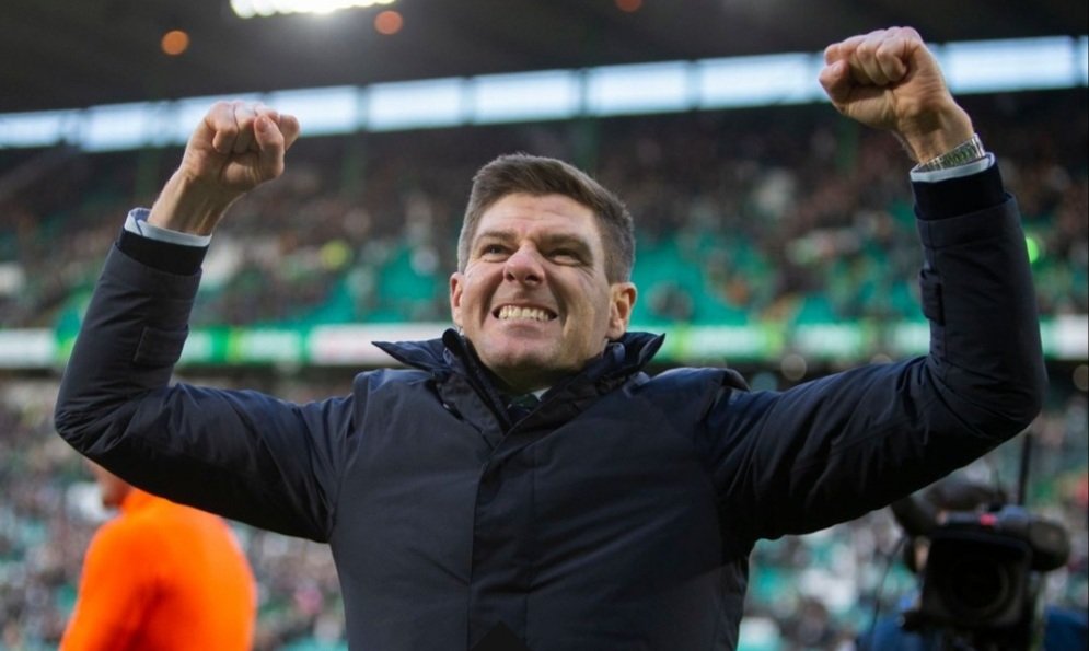 Parkyboy1's tweet photo. People spouting on here this guy wouldn't last till Christmas, would be sent packing back down the road ect.
What fools they've been.

Lawwell gone
Lennon out
10IAR Stopped
Fans crumbled

He's single handedly brought them to their knees.

This guy, our manager ❤🤍💙
#Gerrard https://t.co/3yX8JQTz4Z